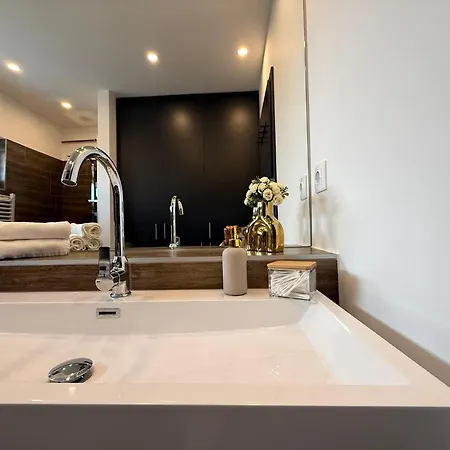 Local-lux Garden B- 2 Bedrooms-terrace Apartment Kecskemet