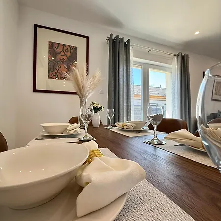 Local-lux Garden B- 2 Bedrooms-terrace