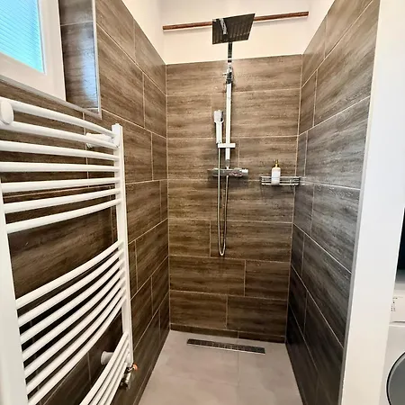 Local-lux Garden B- 2 Bedrooms-terrace *
