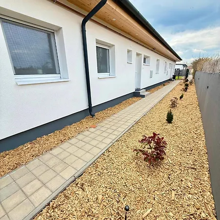 Local-lux Garden B- 2 Bedrooms-terrace * Kecskemet